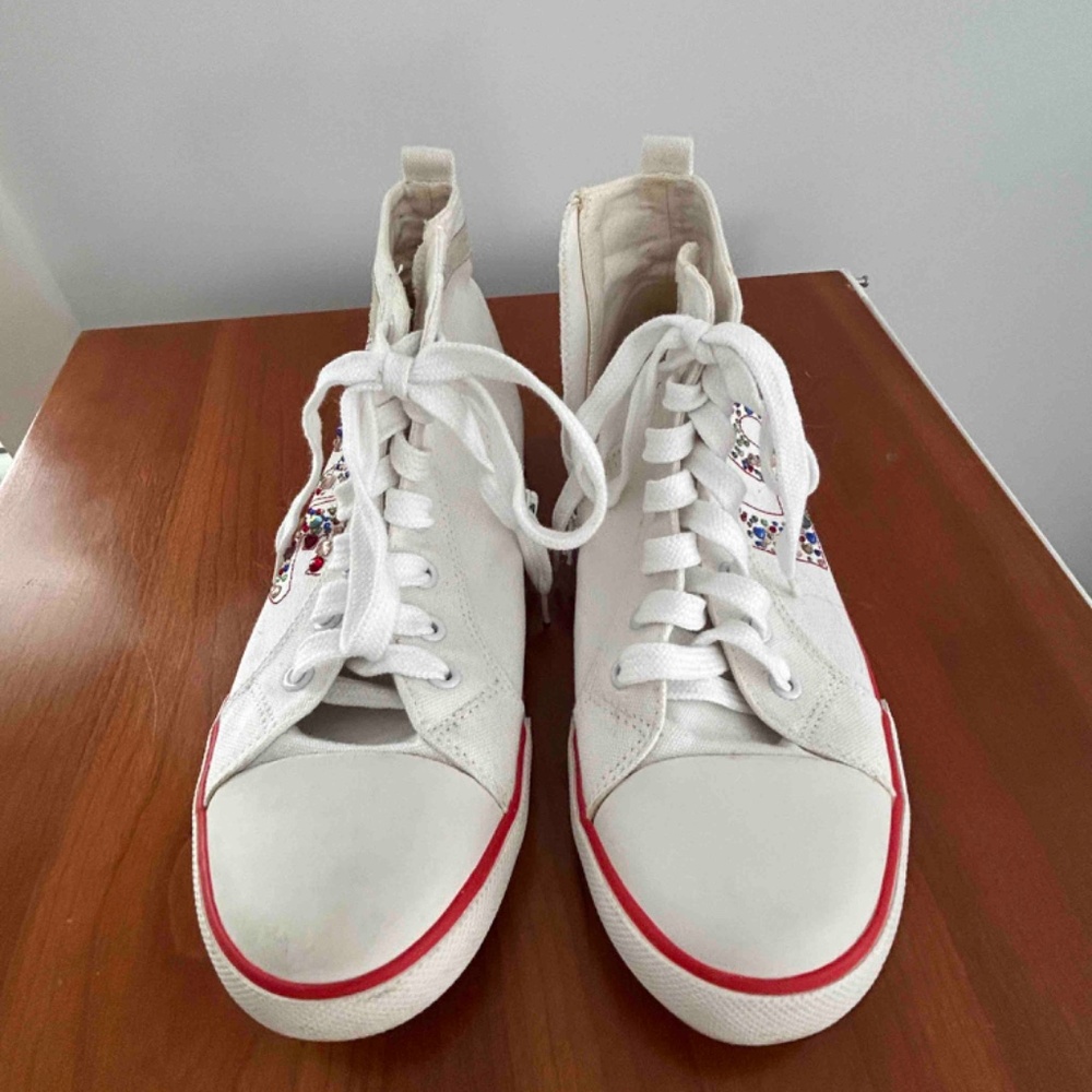 Love Moschino High Top Tennies, Women's Italian size 40, USA 9.5 - Picture 4 of 9